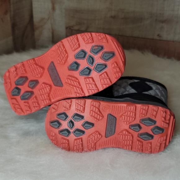 Carter's kids ran and winter boots - Picture 7 of 9